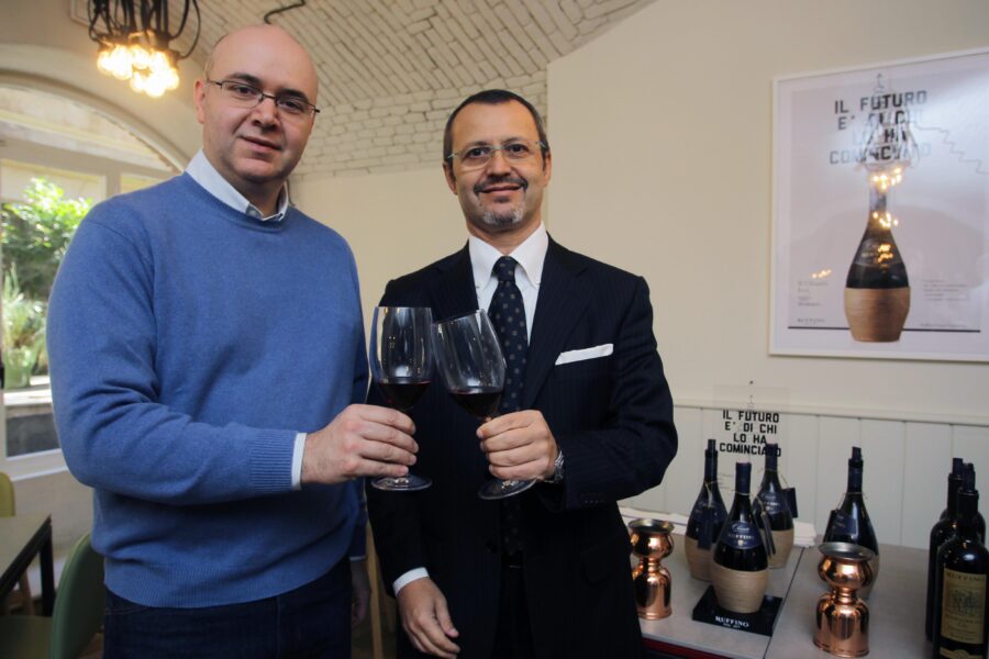 Il vino buono sta nel fiasco di design: icona moderna da Ruffino per il Chianti Docg