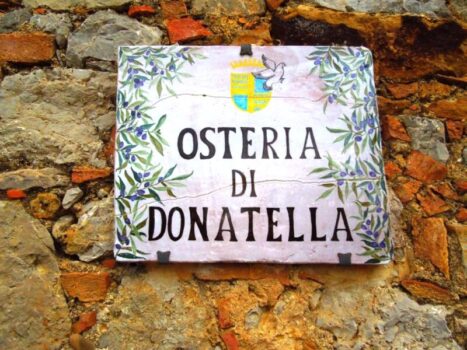 fattoria-del-Colle-Osteria-insegna - Sapori News 