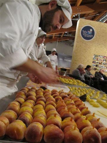 “Prato e la cucina vintage”: al museo del tessuto le pesche pratesi - Sapori News 