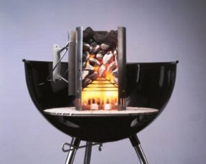 Weber: il barbecue a carbone si accende con la ciminiera