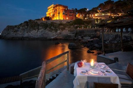 SI RINNOVA IL RISTORANTE SUL MARE SCIUÉ SCIUÉ DEL MEZZATORRE RESORT DI ISCHIA - Sapori News 