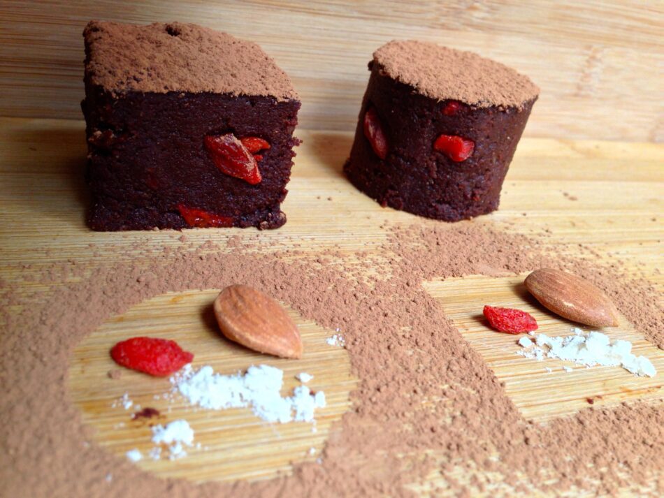 Cioccolatini e Brownies “nudi e crudi”: i nuovi dolcetti al cacao perfetti per festeggiare San Valentino - Sapori News 