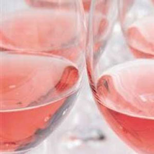 San Valentino, i wine-lovers brindano con il nuovo Valtènesi Chiaretto - Sapori News 