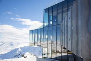 Dalla cantina alla Spa il vino è protagonista nell’hotel DAS CENTRAL di Sölden