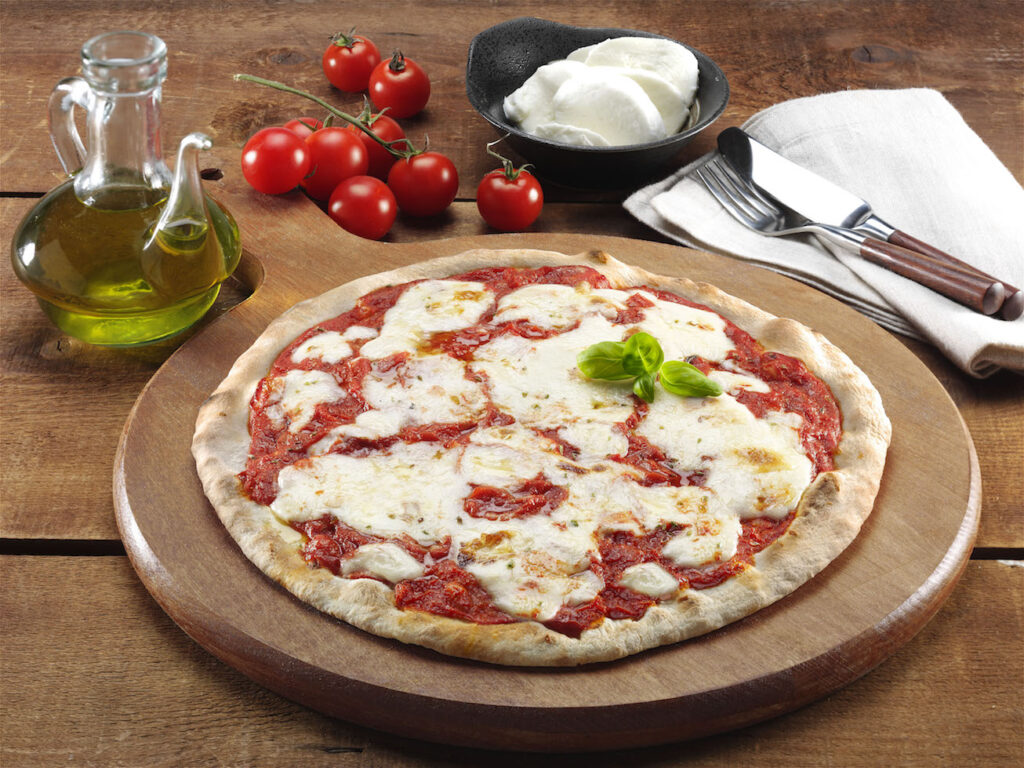 cameo Pizza Regina Margherita, un classico della cucina italiana da preparare in un attimo!