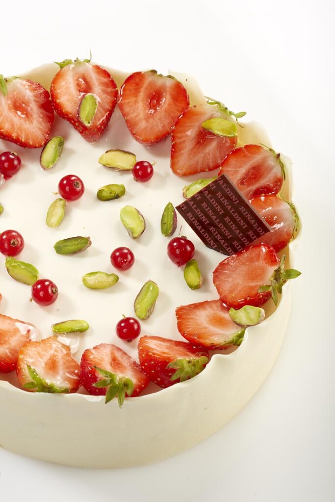 Si chiama “Sweet Melody” la torta che Roberto Rinaldini dedica a tutte le mamme per la loro Festa - Sapori News 