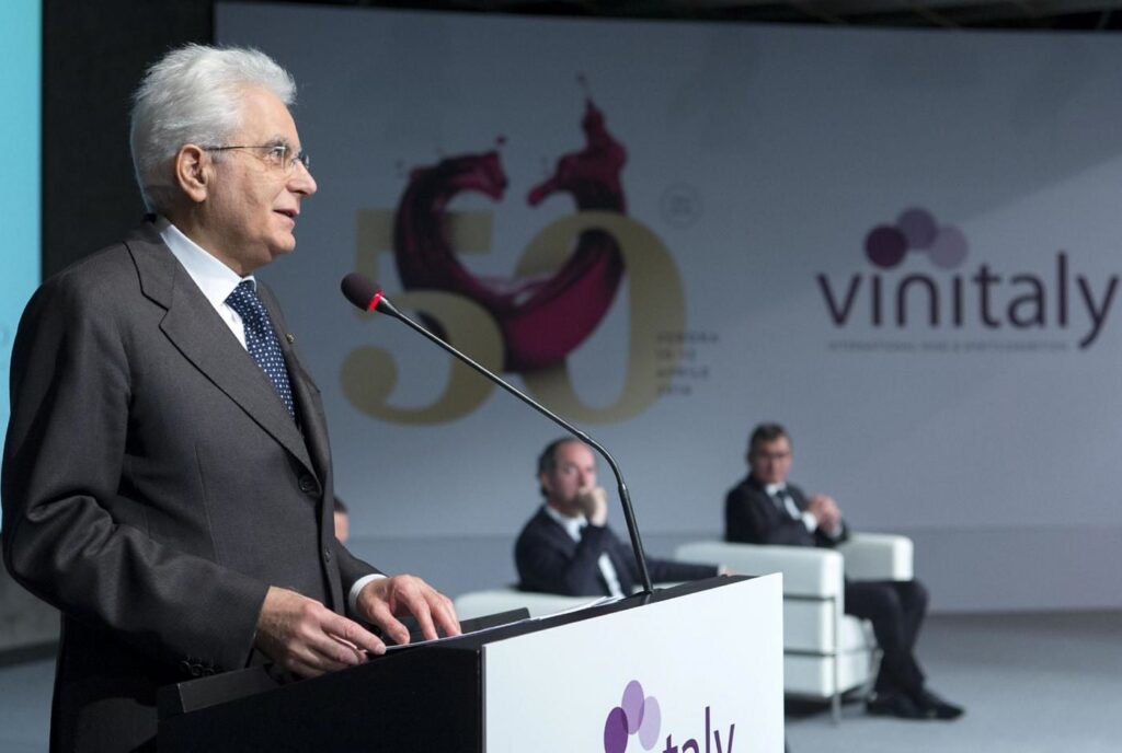 Il Presidente di Veronafiere Maurizio Danese, con il Presidente Mattarella, inaugura la cinquantesima edizione di Vinitaly 2016 - Sapori News 