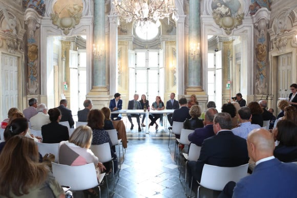 Siglato il patto di gemellaggio tra i vigneti storici  di Villa della Regina di Torino e del Castello di Schönbrunn a Vienna - Sapori News 
