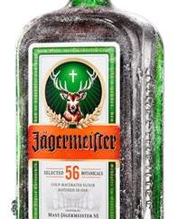 Jägermeister rinnova il logo e la sua leggendaria bottiglia con un nuovo distintivo design - Sapori News 