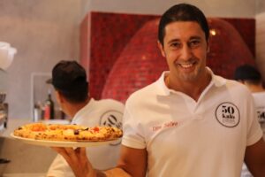 Il pizzaiolo Ciro Salvo protagonista della cena di gala per celebrare il decimo anniversario di Eataly Torino con 10 top chef