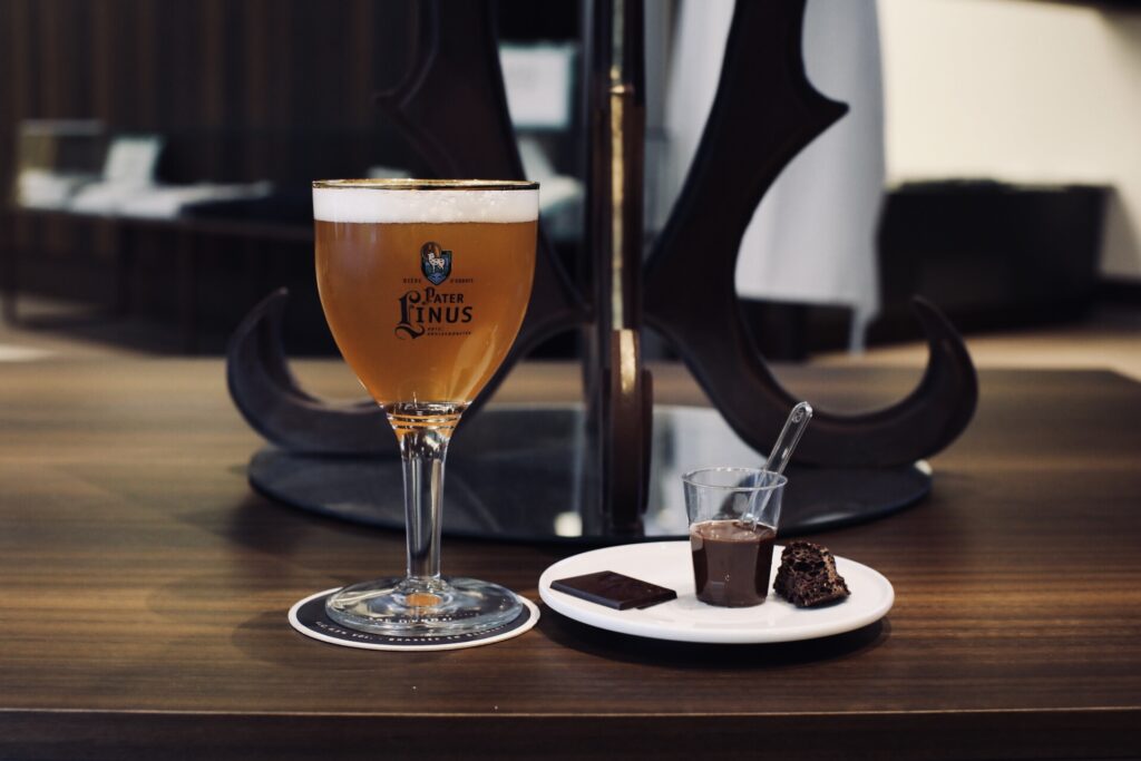 Il cioccolato belga incontra la birra belga d’abbazia: un connubio vincente! - Sapori News 