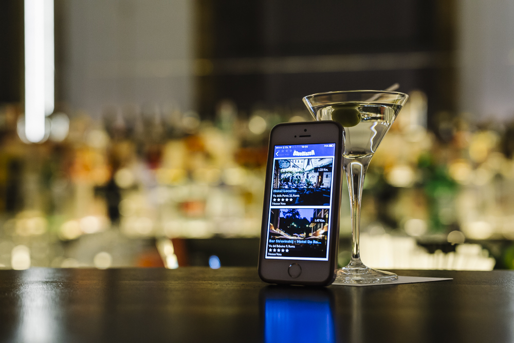 Nasce la nuova app gratuita e senza sponsor "Guida ai migliori cocktail bar d’Italia - BlueBlazer -