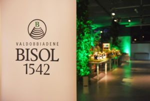 Alla festa Bisol a Milano dress code verde, colore dei vigneti di Valdobbiadene