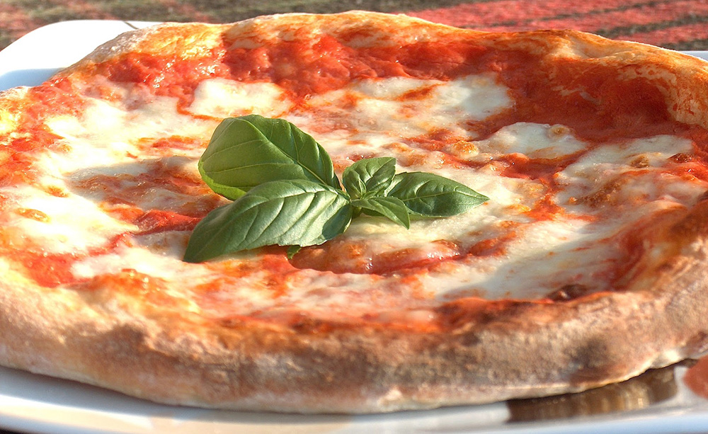 Con l'app di Just Eat la vera pizza napoletana arriva a domicilio in Italia e in Europa