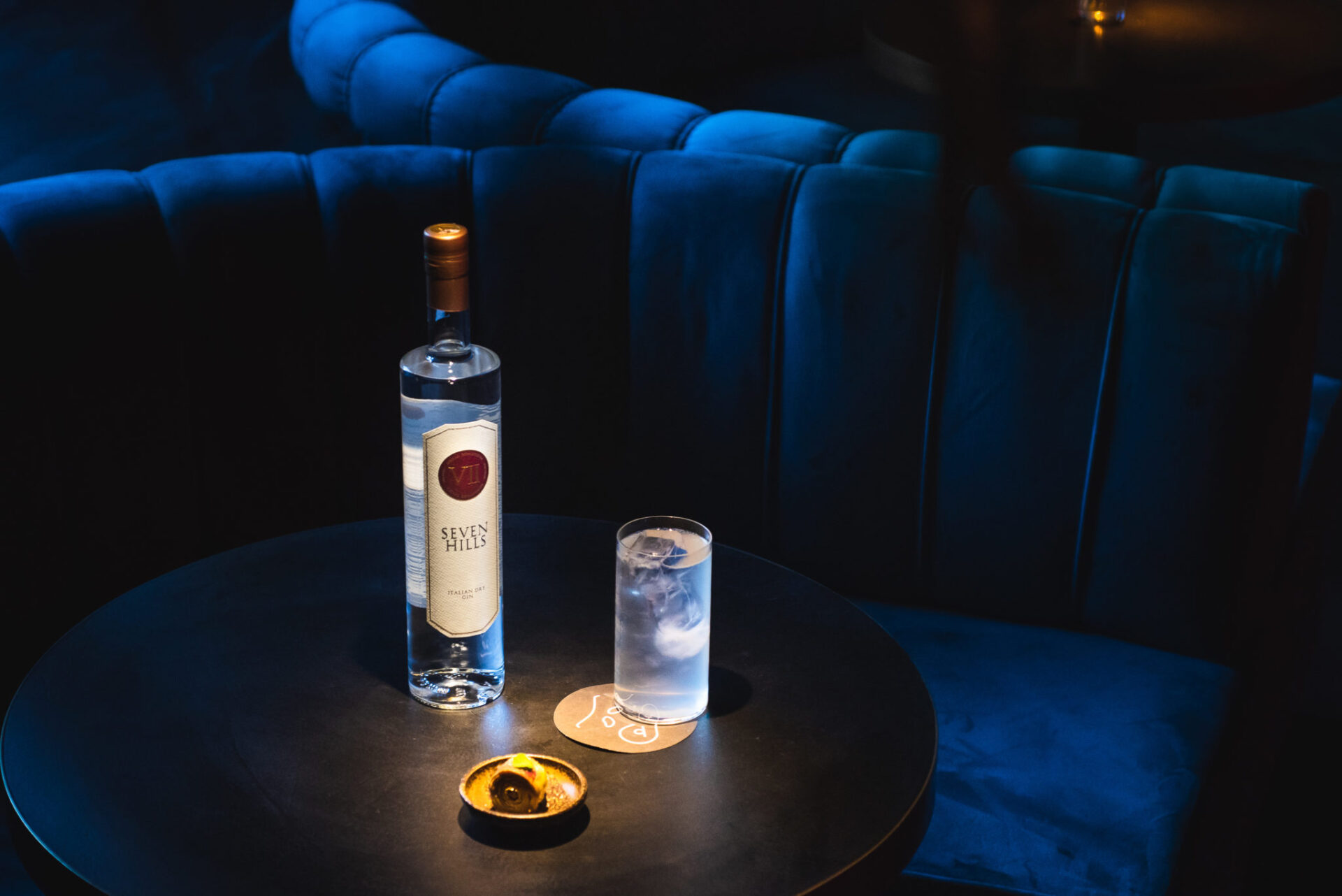 Il VII Hills Italian Dry Gin e il cocktail confidential al Drink Kong - Sapori News 