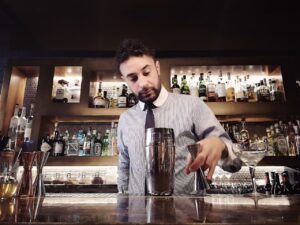 Mixa dolce e amaro il drink FINIMONDO di Vincenzo Tropea del Ristorante Pierluigi di Roma