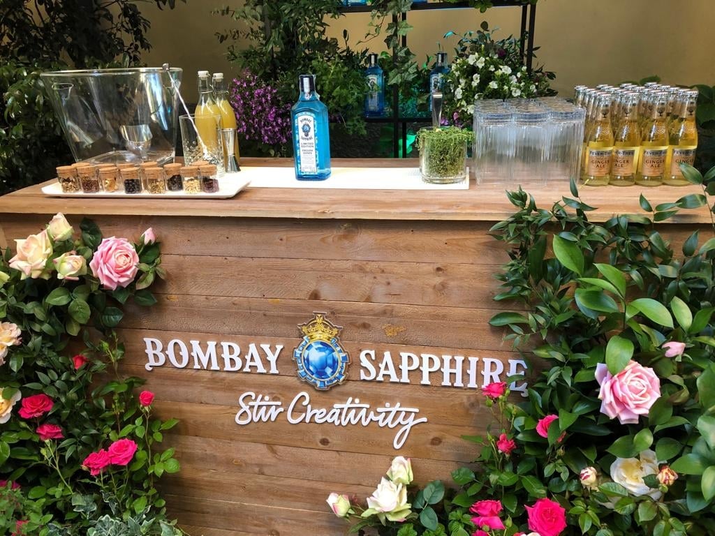 BOMBAY SAPPHIRE® Limited Edition English Estate, perfetto per i cocktail estivi - Sapori News 
