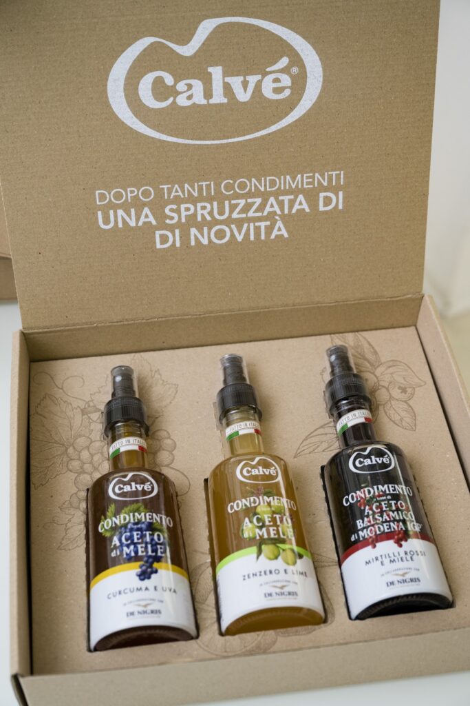 Calvé porta in tavola l’aceto spray: scopri i nuovi gusti sfiziosi