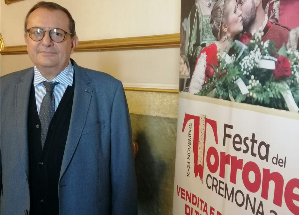 Festa del Torrone di Cremona: Rivoltini realizza in piazza la lastra di torrone lunga 10 metri