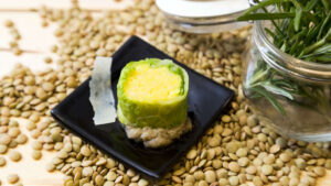 Sushi di risotto alla milanese Knorr in foglia di verza, una ricetta gourmet a casa vostra