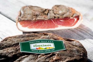 Speck Alto Adige IGP, eccellenza gastronomica dell'Alto Adige