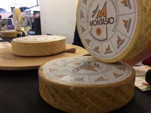 Montasio DOP conquista i buyers della GDO milanese