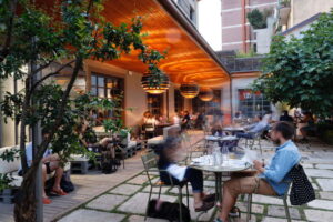 DistrEAT, un piacevole giardino per pause gourmet