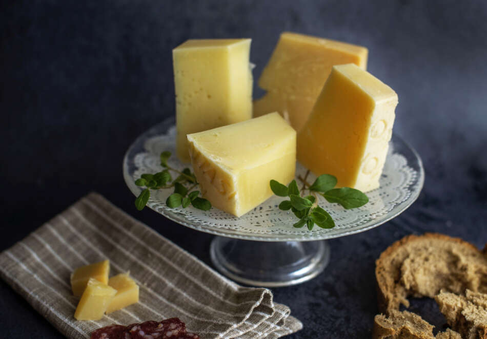Montasio Dop, il formaggio naturale e autentico - Sapori News 