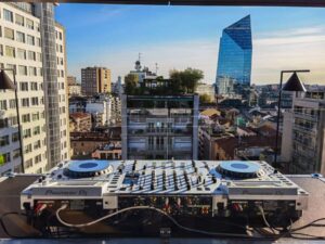 Organics SkyGarden: l'aperitivo dei milanesi diventa urban chic jungle