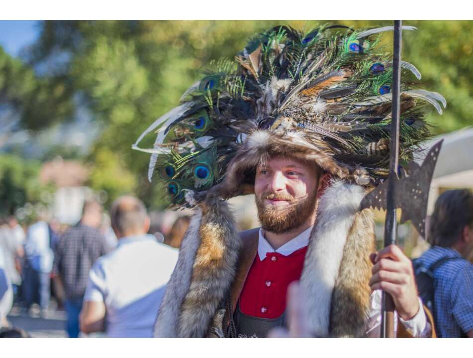 Merano festeggia la vendemmia con folklore e gastronomia - Sapori News 