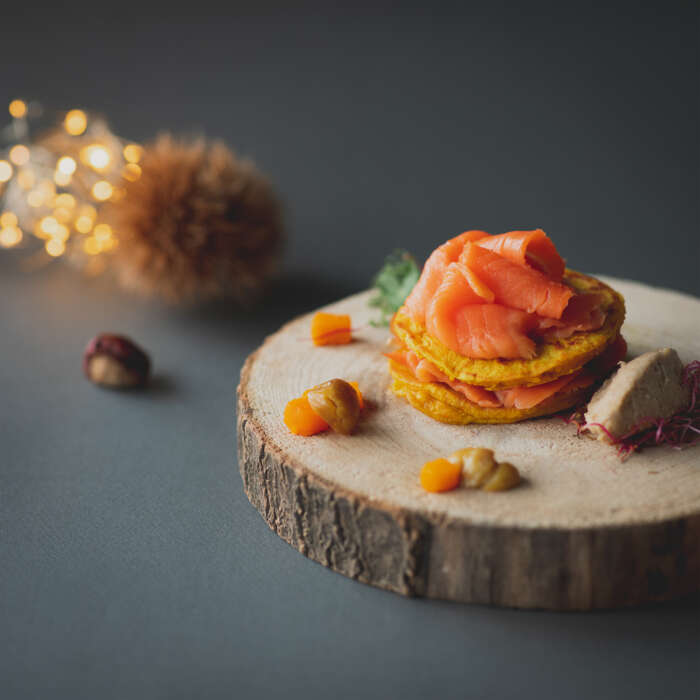Foodlab, la ricetta di Natale Pancakes con salmone selvaggio affumicato - Sapori News Il Magazine Dedicato al Mondo del Food a 360 Gradi