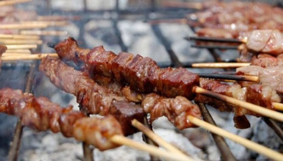 Gli spiedini di pecora della cucina abruzzese