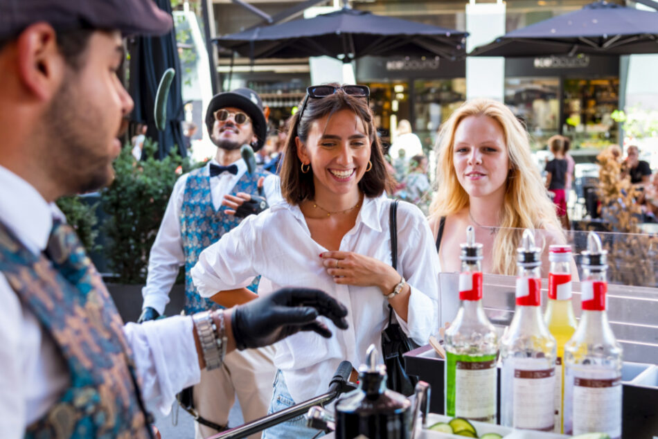 Hendrick’s Gin con la grattachecca protagonista di Unusually Refreshing Summer Tour