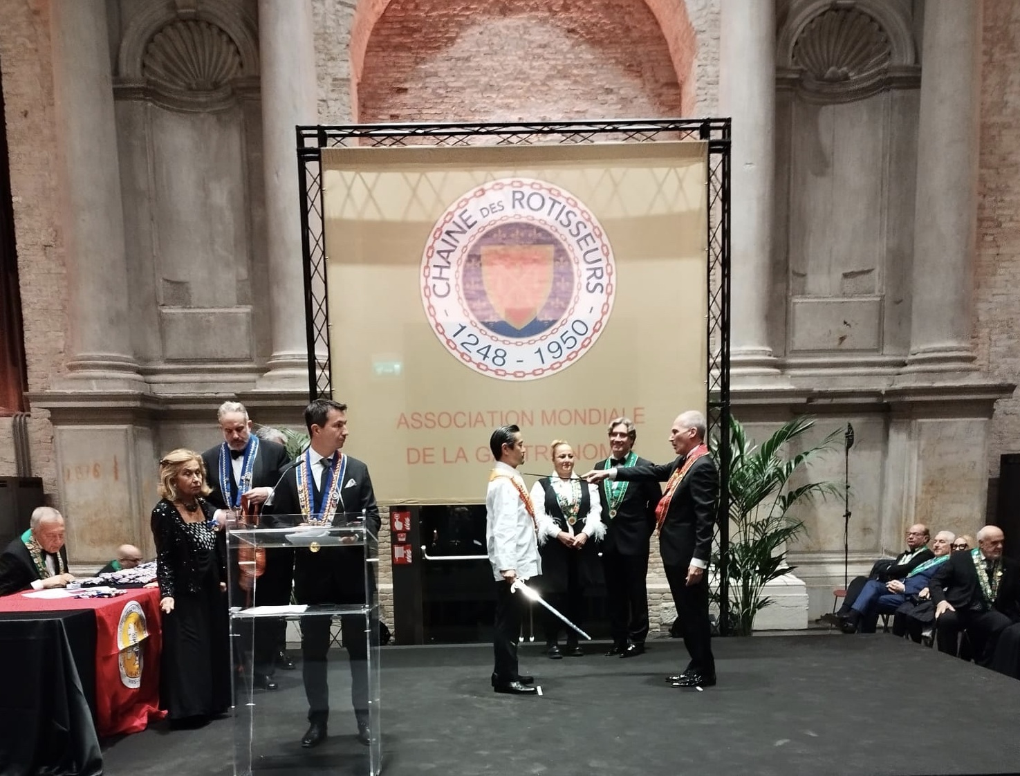 A Venezia il 55° Grand Chapitre d'Italie della Chaîne des Rôtisseurs festeggia i nuovi soci - Sapori News Il Magazine Dedicato al Mondo del Food a 360 Gradi