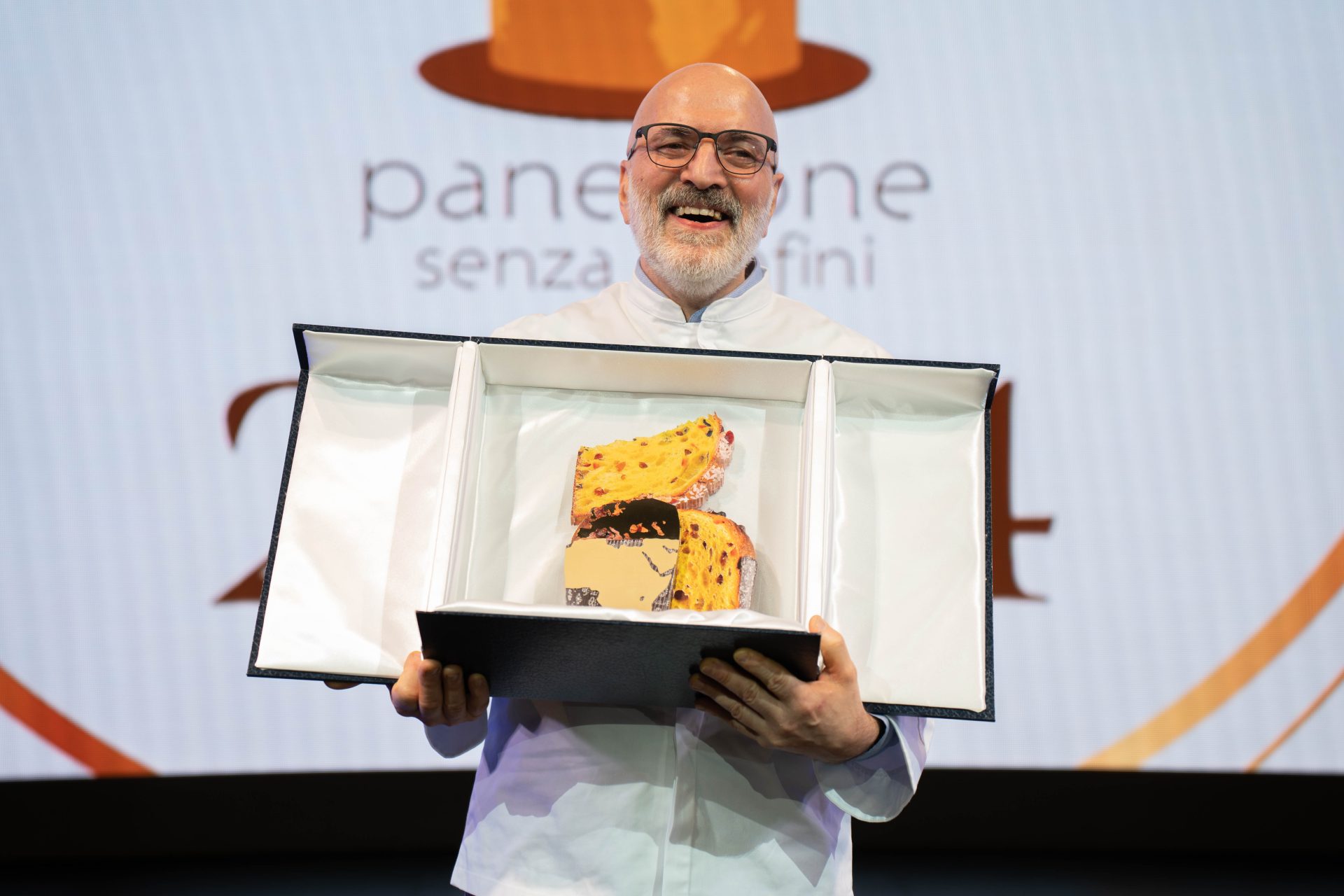 Panettone senza Confini 2023: primi premi a Maurizio Sarioli e Leonardo Romano