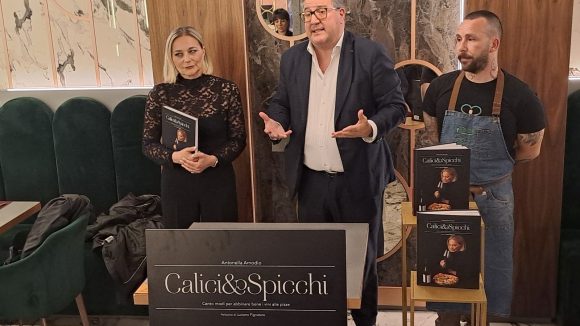 Calici&Spicchi il primo libro per abbinare i vini alle pizze - Sapori News 