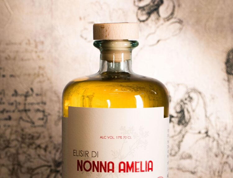 Elisir di Nonna Amelia, il nuovo aperitivo di Casa Vicina