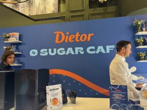 la nuova linea Dietro, presentata con la partecipazione di Damiano Carrara