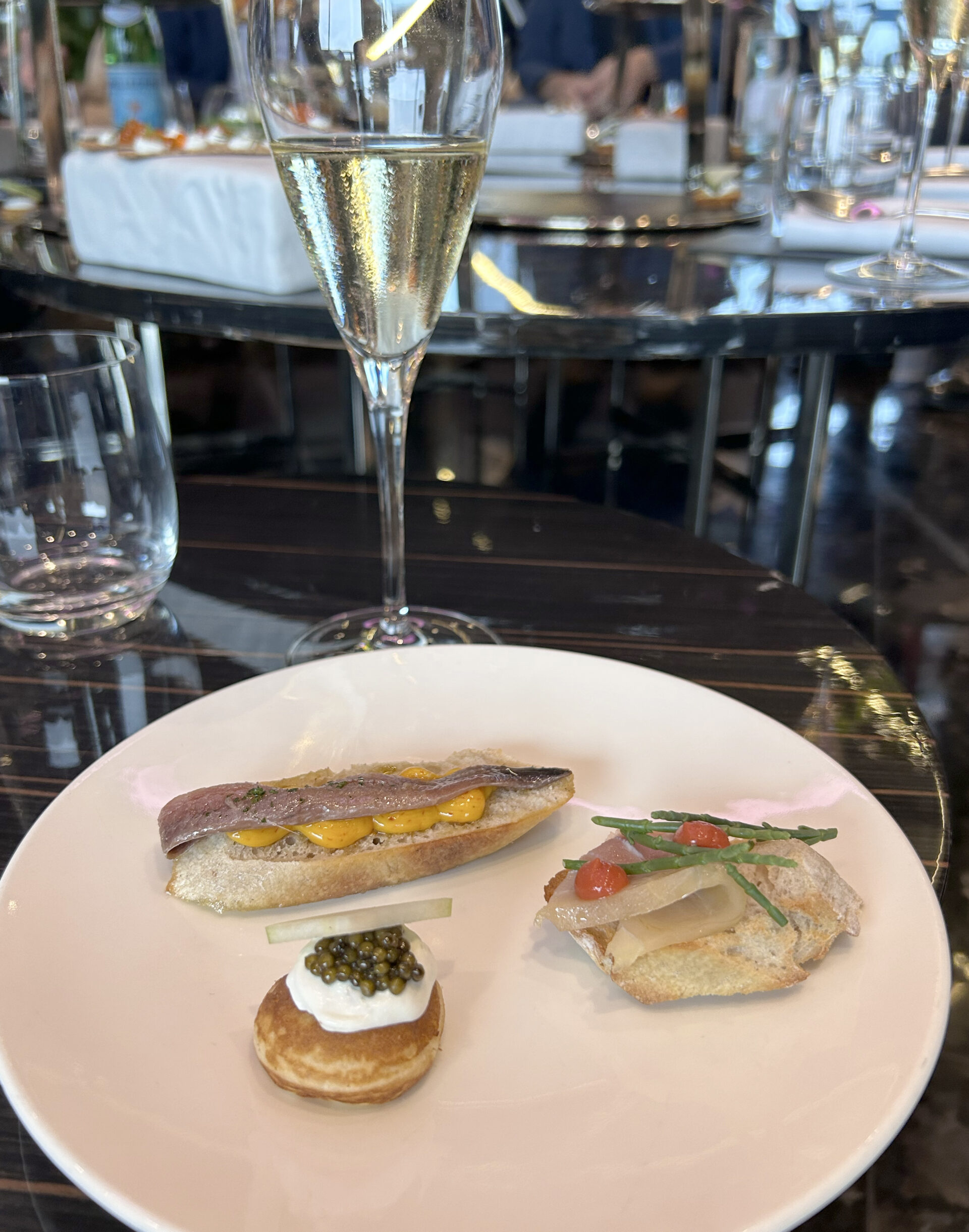 Cru Caviar Brunch: l'esperienza gourmet all'Excelsior Hotel Gallia di Milano - Sapori News 