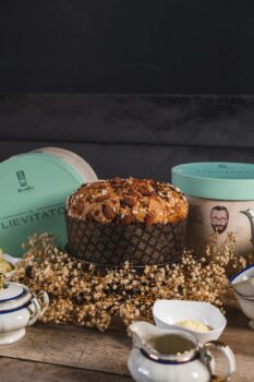 Il Lievitato dello Chef Giancarlo Morelli foto ambientata 2 - Sapori News 