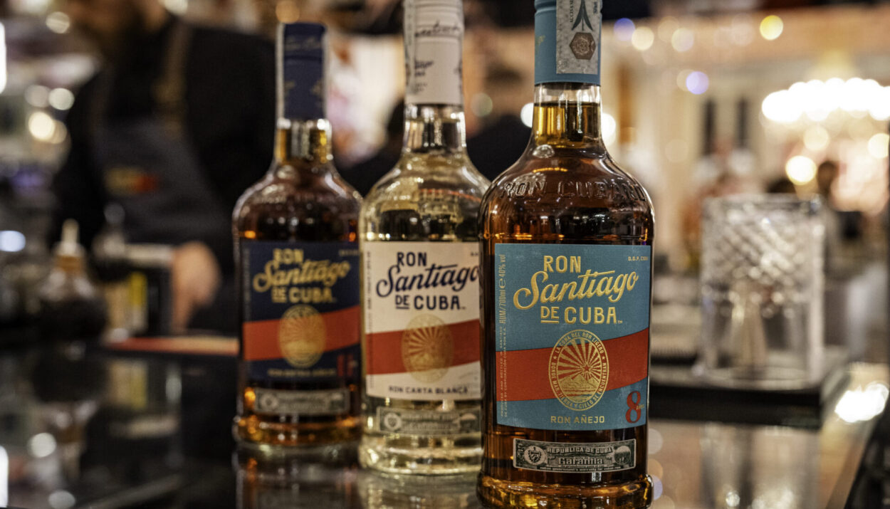 Ron Santiago de Cuba™ celebra il rum con l’arte