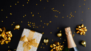 Bollicine di Natale 2024: scegli champagne, prosecco e spumanti perfetti per brindare con stile alle feste e sorprendere i tuoi ospiti