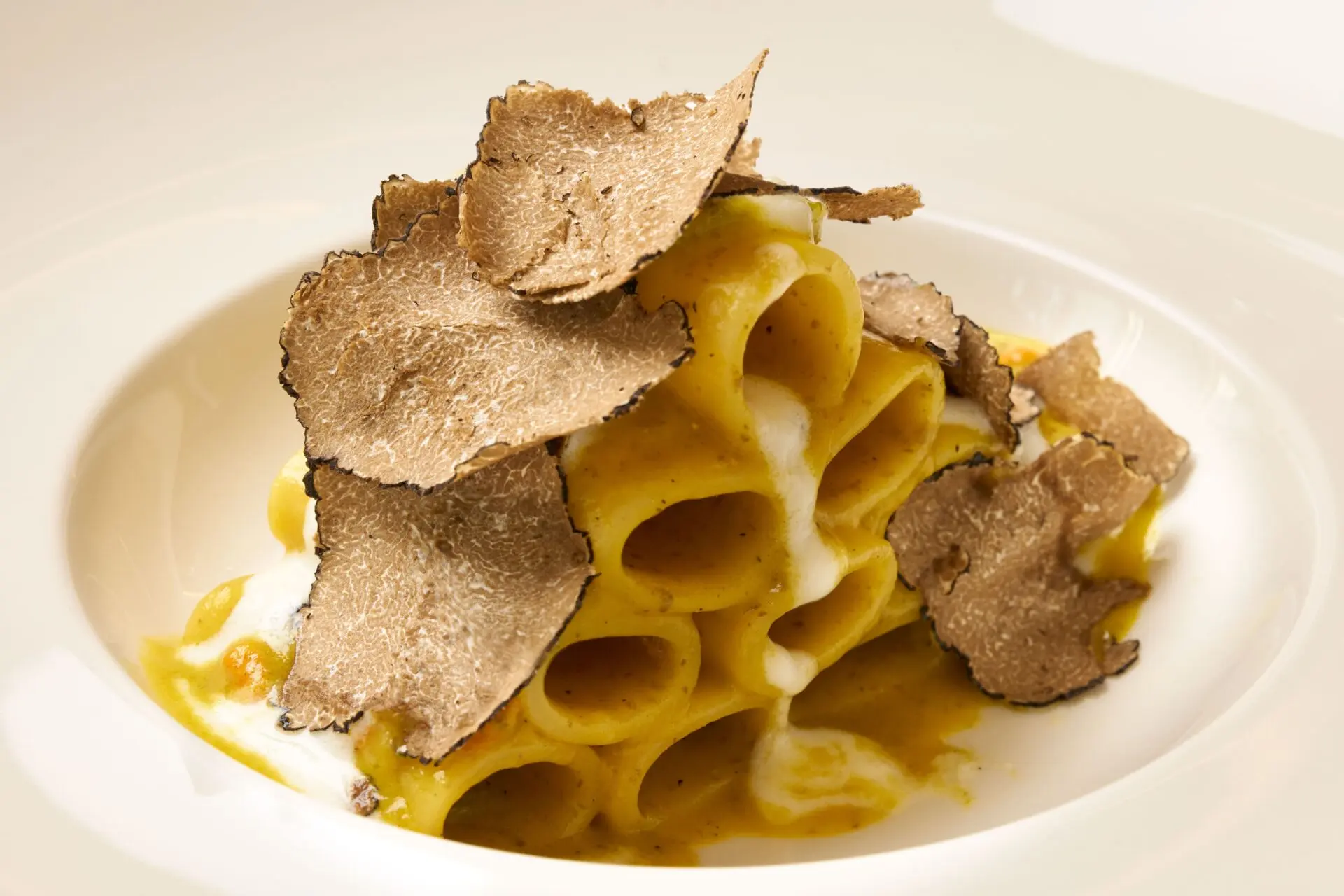 San-Valentino-gourmet-saporinews.com-Antum-Hotel-Piatti-Foto-di-Janos-Grapow-12 San Valentino: cene romantiche in location esclusive