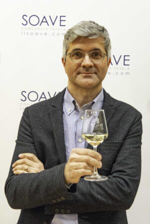 Il Soave conquista il mondo: le strategie per un 2025 da protagonista - Sapori News 