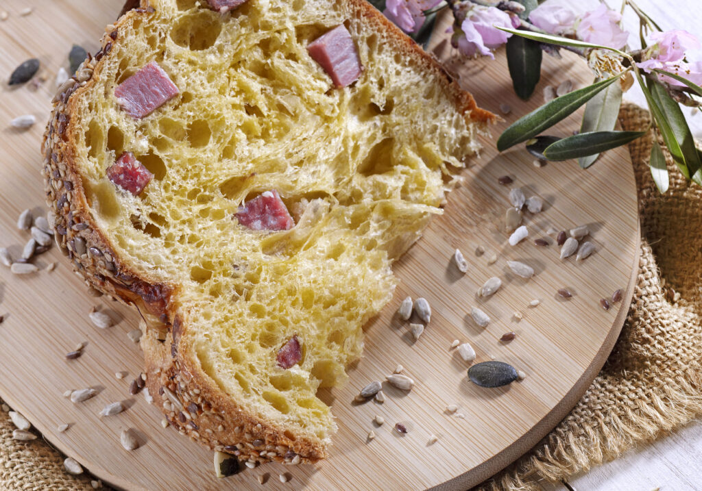 Colomba salata con salumi: la novità pasquale del 2025 - Sapori News 