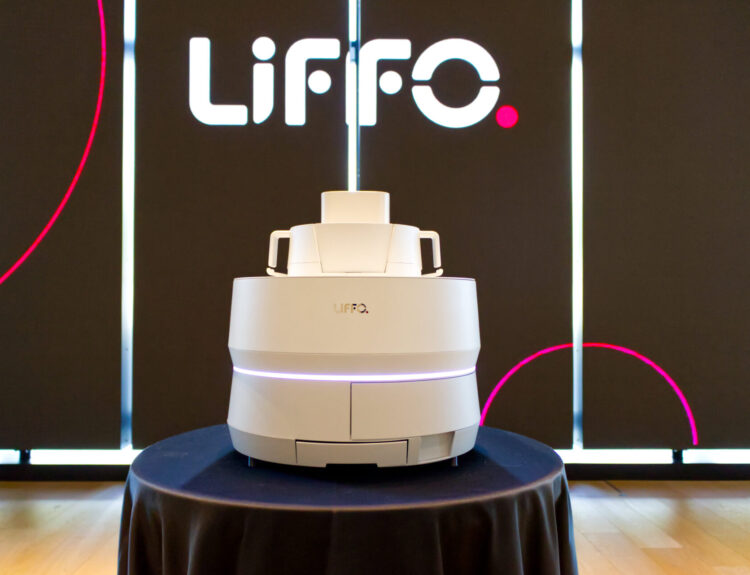 Scopri Liffo, il primo robot da cucina AI 100% autonomo. Preordinalo ora e vivi l’alta cucina a casa, senza fatica.
