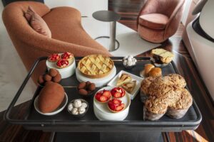 Pasqua 2025 nei ROMEO hotel di Roma e Napoli con brunch, SPA e cucina firmata Alain Ducasse in location esclusive.