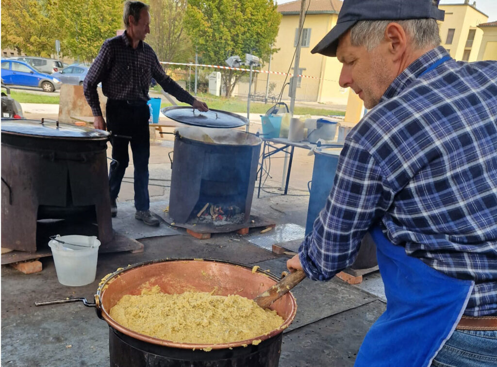 Sagra della polenta 2025 a Muggiò: gusto, festa e solidarietà - Sapori News 