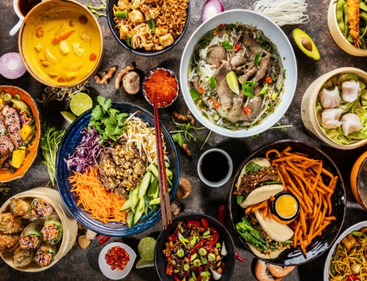 Scopri 6 mete gastronomiche nel mondo con piatti tipici imperdibili. Vivi un’esperienza di viaggio unica tra sapori e tradizioni locali.