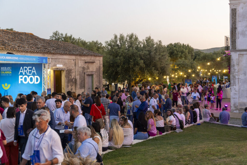 Merano WineFestival Calabria incanta: in migliaia a Cirò - Sapori News 